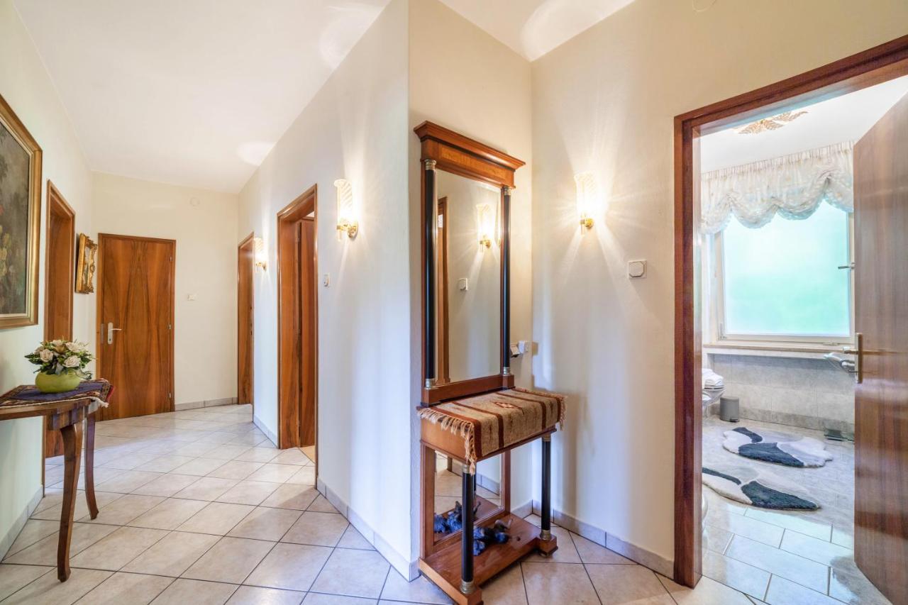 Villa Coris Ferienwohnung Magnolia Meran Buitenkant foto